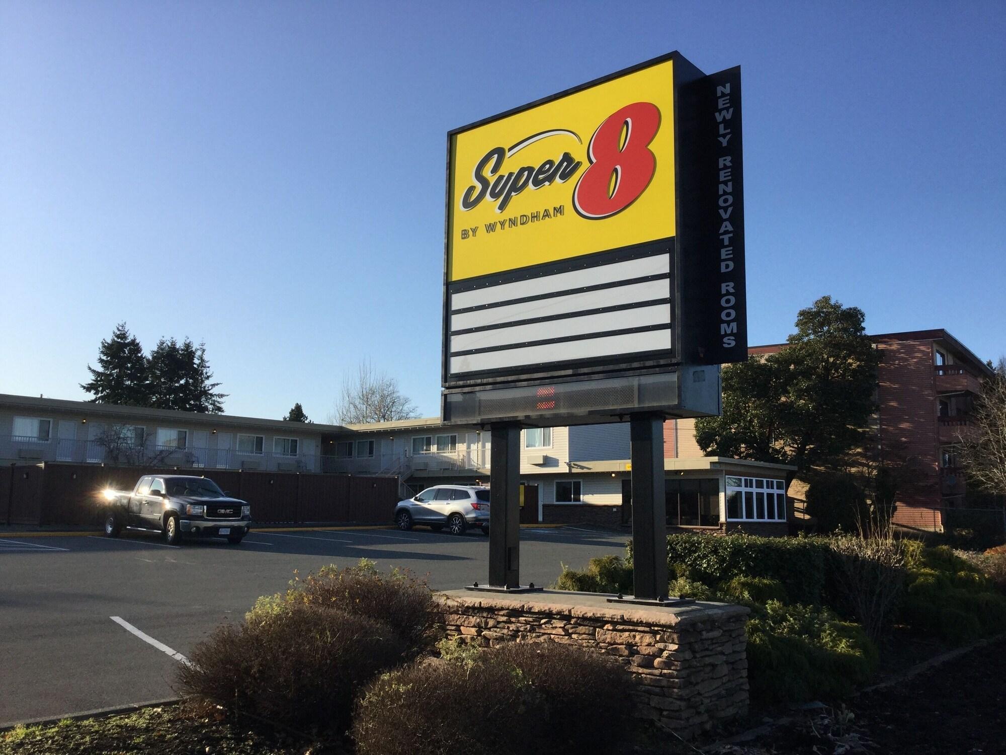 Super 8 By Wyndham Courtenay Kültér fotó