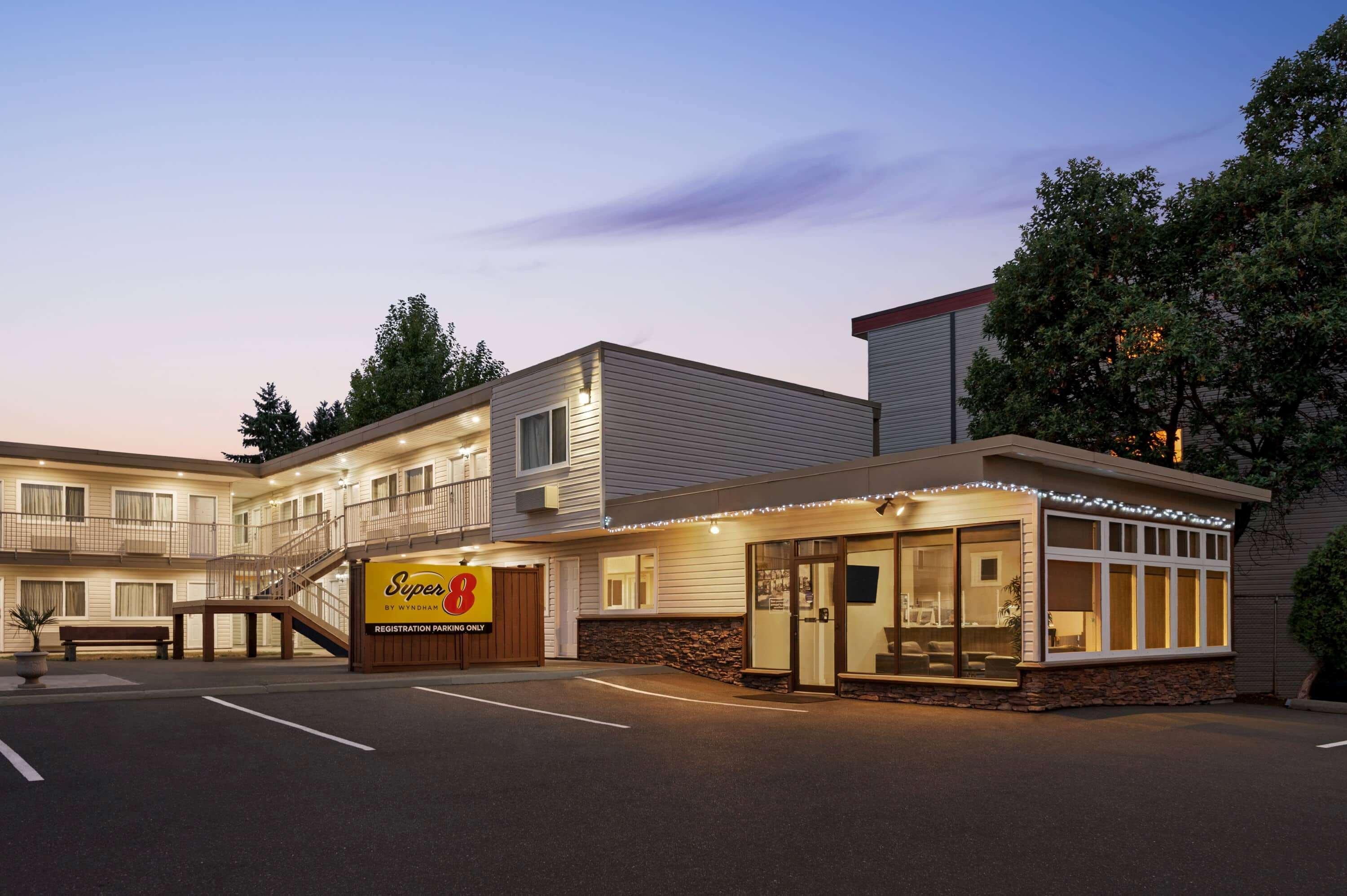 Super 8 By Wyndham Courtenay Kültér fotó